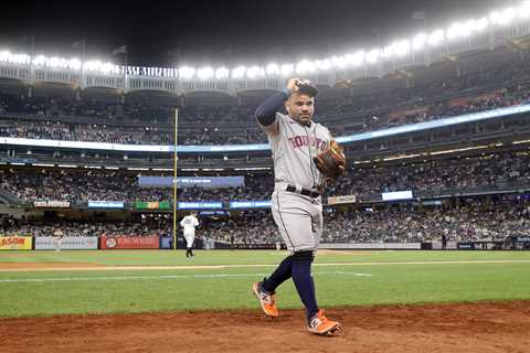 Jose Altuve inks massive five-year, $125M extension with Astros