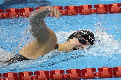 Katie Ledecky loses 800m freestyle for first time in 13 years to Canadian teen Summer McIntosh