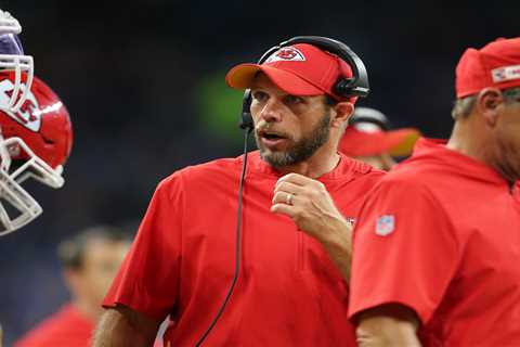 Chiefs linebackers coach Brendan Daly has hilarious Taylor Swift, flat tire story with family