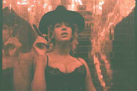 Beyoncé Lays Down Her Country Cards With New Singles ’16 Carriages’ & ‘Texas Hold ‘Em’: Review