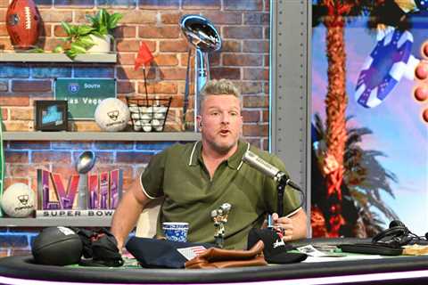 Pat McAfee tells Bill Simmons to ‘keep running your mouth’ after show impression