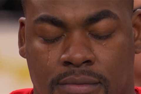 Reba McEntire's National Anthem Makes Chiefs' Chris Jones Cry
