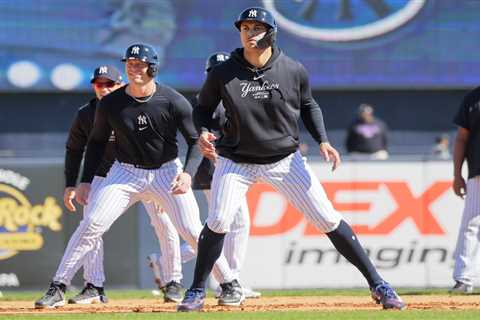 Giancarlo Stanton hits a laser during Yankees’ spring training practice