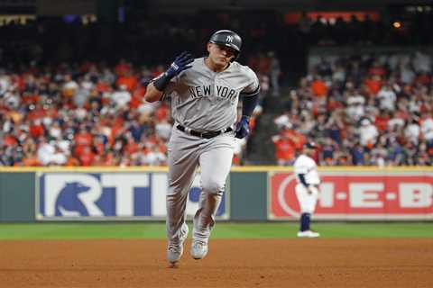 Ex-Yankee Gio Urshela signs with Tigers after Mets interest