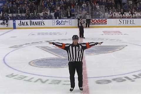 NHL referee hilariously warns fans before call during ugly Islanders-Blues game: ‘You’re not going..