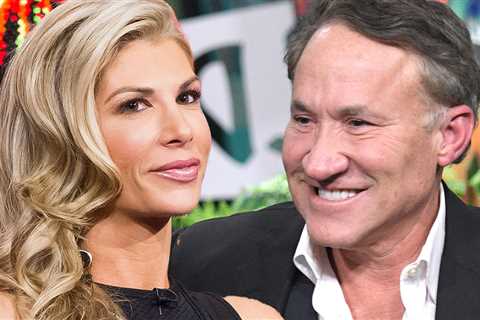 'RHOC' Alexis Bellino's Ear Infected By Piercing, Dr. Terry Dubrow Helps Out