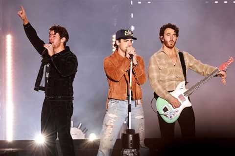 Jonas Brothers, Zedd, Mumford & Sons to Headline NCAA March Madness Music Festival