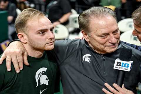 Tom, Steven Izzo share heartwarming moment at Michigan State senior night