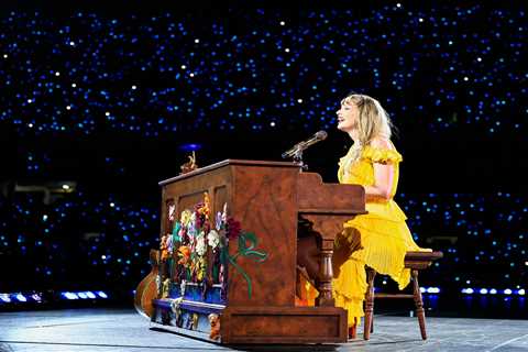 Taylor Swift Confirms This ‘1989’ Fan Favorite Is the Third Acoustic Song in Disney+ ‘Eras..