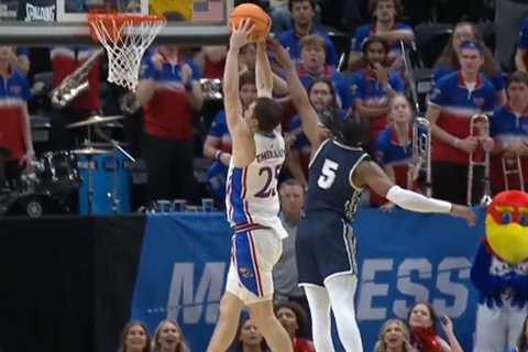 Refs eviscerated for controversial foul call in Samford-Kansas March Madness thriller