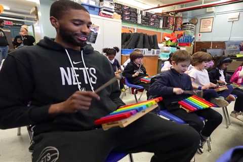 Brooklyn Nets star Mikal Bridges teaches NYC public school students for a day, fulfilling lifelong..