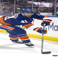 Islanders’ Robert Bortuzzo bailed out after costly Game 4 penalty