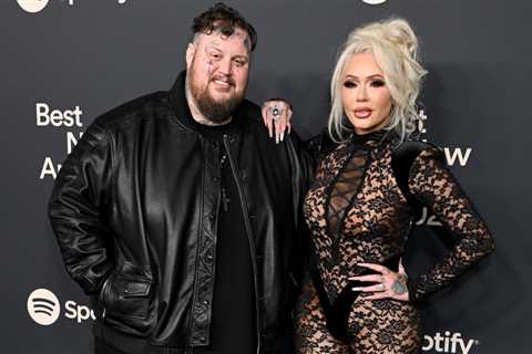 Jelly Roll & Bunnie XO’s Plane Makes Emergency Landing on the Way to 2024 CMT Awards