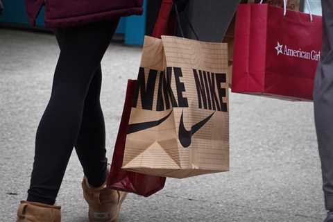 8 Best Clothing Deals to Shop Before the Weekend Ends: Save Up to 48% Off Revolve, Nike, Levi’s..