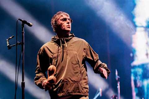 Liam Gallagher and John Squire Spin ‘I’m A Wheel’ For Late-Night TV: Watch