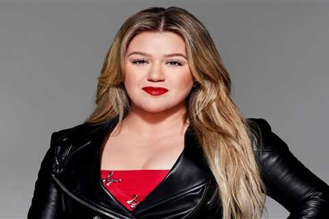 Kelly Clarkson Recalls Scary Hospitalization During Pregnancy, Calls Arizona’s Near-Total Abortion..