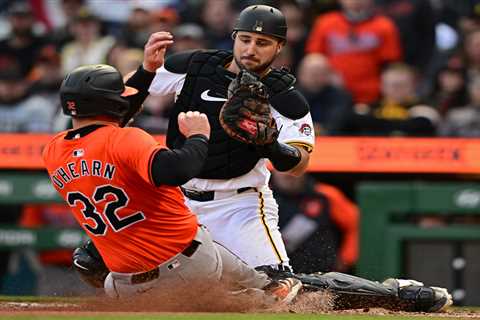 Pirates’ Joey Bart scratched vs. Mets after freak bullpen incident