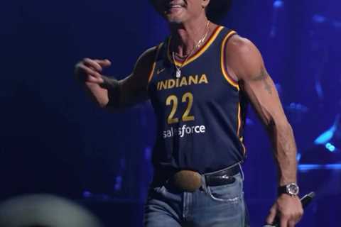 Tim McGraw honors Caitlin Clark by wearing Indiana Fever jersey at concert