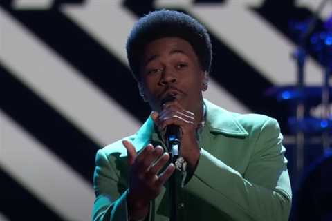 ‘The Voice’ Playoffs: Nathan Chester Channels James Brown For Beatles Cover