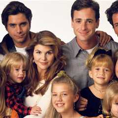 The Full House Cast Finally Reunited With Mary-Kate And Ashley Olsen, And The Photo Will Warm Your..