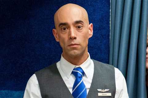 Flight Attendant Steve In 'Bridesmaids' 'Memba Him?!