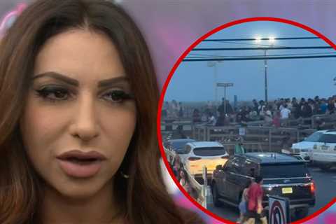 'RHONJ' Star Jennifer Aydin Shares Clip of Chaos at New Jersey Boardwalk