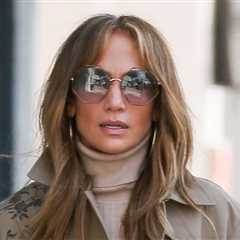 Jennifer Lopez Is Being Defended After She Was Brutally Ridiculed For Taking A Commercial Flight