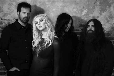 The Pretty Reckless’ Taylor Momsen Is Bit by a Bat Onstage While Singing the Most Ironic Song: Watch