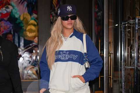 Rihanna’s ‘I’m Retired’ Shirt Has the Navy Wondering If R9 Is In Permanent Dry Dock