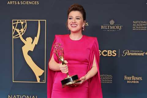 Kelly Clarkson Wins One, Loses One at 2024 Daytime Emmys
