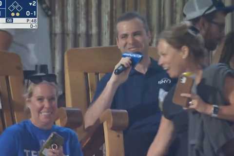 Steve Gelbs interrupted by completely shocked fan in hilarious SNY TV spot