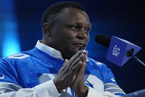 Barry Sanders has recovered from ‘unexpected’ heart-related health scare