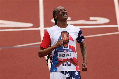 Here’s Where to Get the Nikes Snoop Dogg Wore to Run a 200m Race at the 2024 Olympic Trials