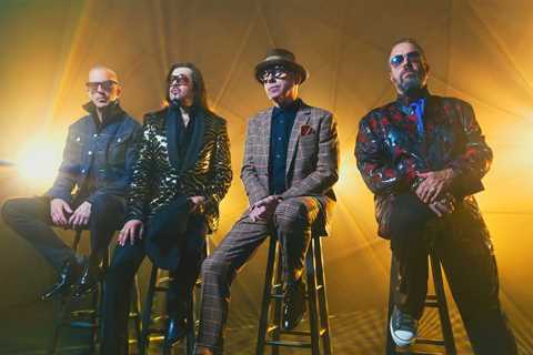 The Mavericks Lead Singer Raul Malo Shares Health Update