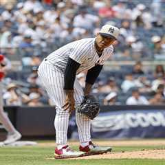 Scuffling Yankees hear boos as Reds’ sweep three-game set