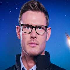 Tom Hopper on the Party Animal Trapped Inside His ‘Space Cadet’ Character