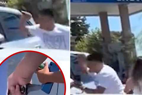 Driver Stabs Another Motorist As Road Rage Incident Escalates, Wild Video