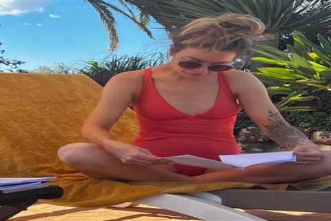 Coronation Street Star Sally Carman Stuns in Swimsuit on Romantic Getaway