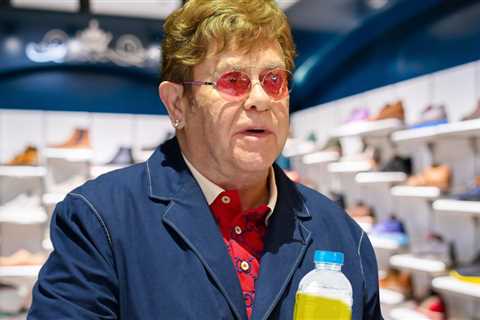 Elton John Pees in Plastic Bottle at Store in France, Owner Claims