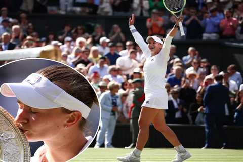 Barbora Krejcikova holds off Jasmine Paolini at Wimbledon for second Grand Slam title