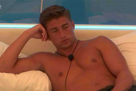 Love Island couple accused of 'faking it to make it to the final' by fans