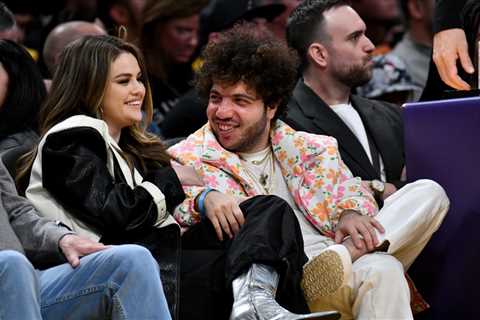 Watch Benny Blanco Convince Selena Gomez to Try a Watermelon Pickle Sandwich