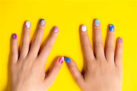 Top 5 TikTok-Viral & Easy-to-Apply At-Home Manicure Nail Polish Sets for the Summer