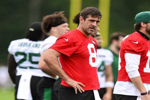 Aaron Rodgers wows during Jets’ second day of training camp