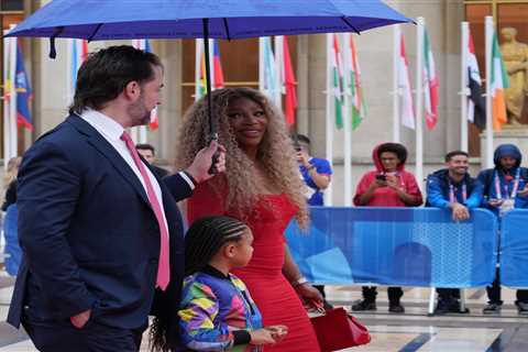 Serena Williams’ millionaire husband gets confused for ‘umbrella holder’ at Olympic opening ceremony