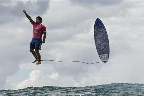 Insane Olympic surfing photo stuns fans