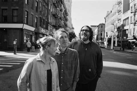 Yo La Tengo Offer To Play Your Backyard In Support of Kamala Harris/Tim Walz Presidential Bid: ‘Yo..