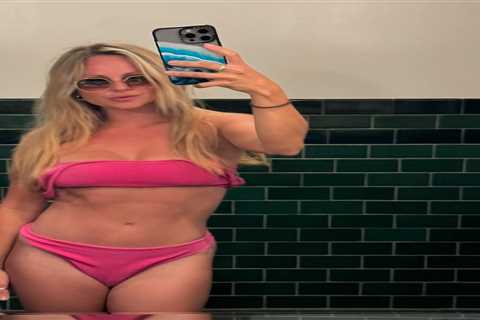 Coronation Street's Tina O'Brien Rocks Barbie Pink Bikini on LA Holiday
