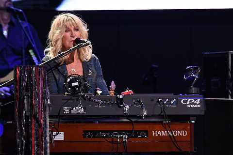 Christine McVie’s Fleetwood Mac Treasures to Be Featured in Museum Exhibition & Charity Auction