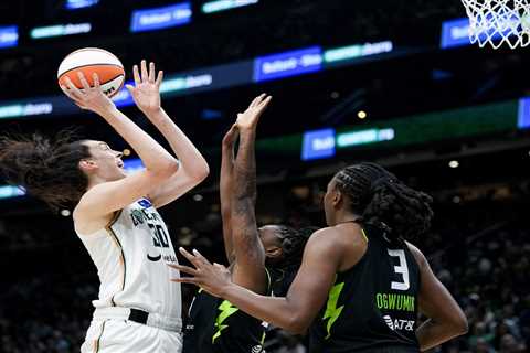 Breanna Stewart scores 32 against old team in Liberty win over Storm